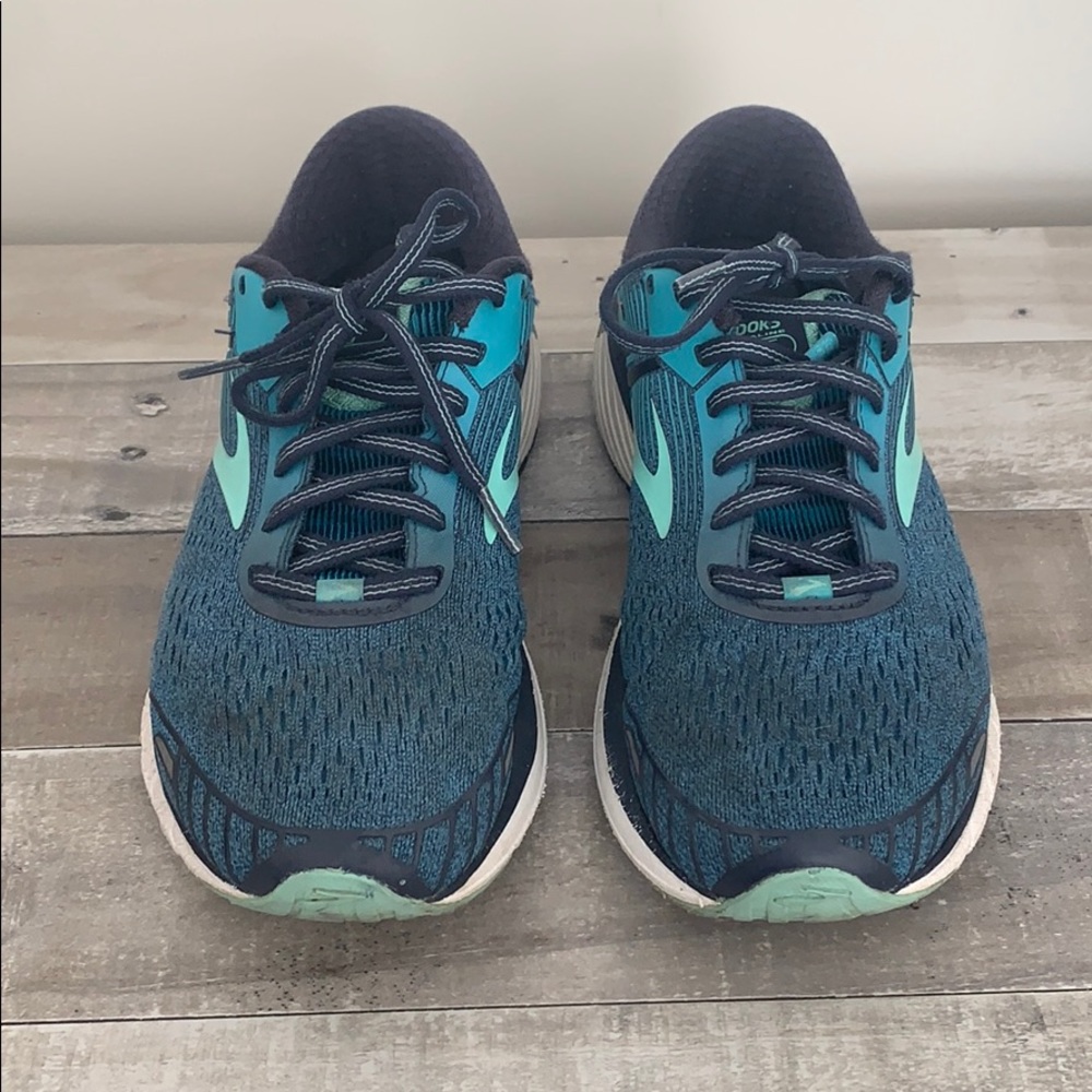 Used Brooks Sneakers